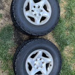 P265/70R16  Kenda Klever A/T Like New