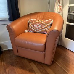 Italsofa Leather Swivel Chair