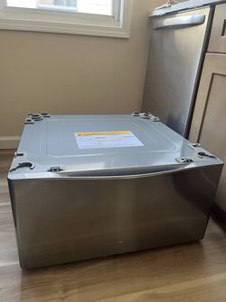 LG - Pedestals Washer and Dryer