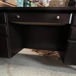 Sauder Shoals Creek Executive Desk