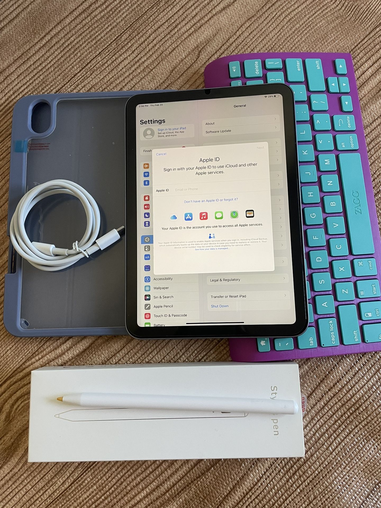 iPad Mini 6th Generation 64Gb Purple Zagg Keyboard Pen Case and Charger