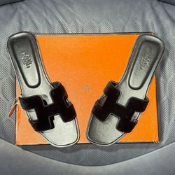 Hermès Oran Sandal Black Suede 38