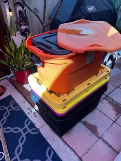 Plastic Storage Totes with Lids – Set of 3
