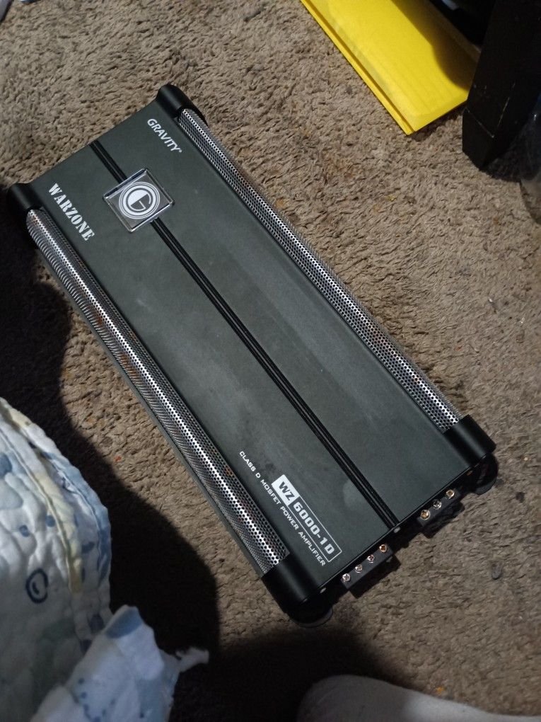 Amplifier With Bass Control