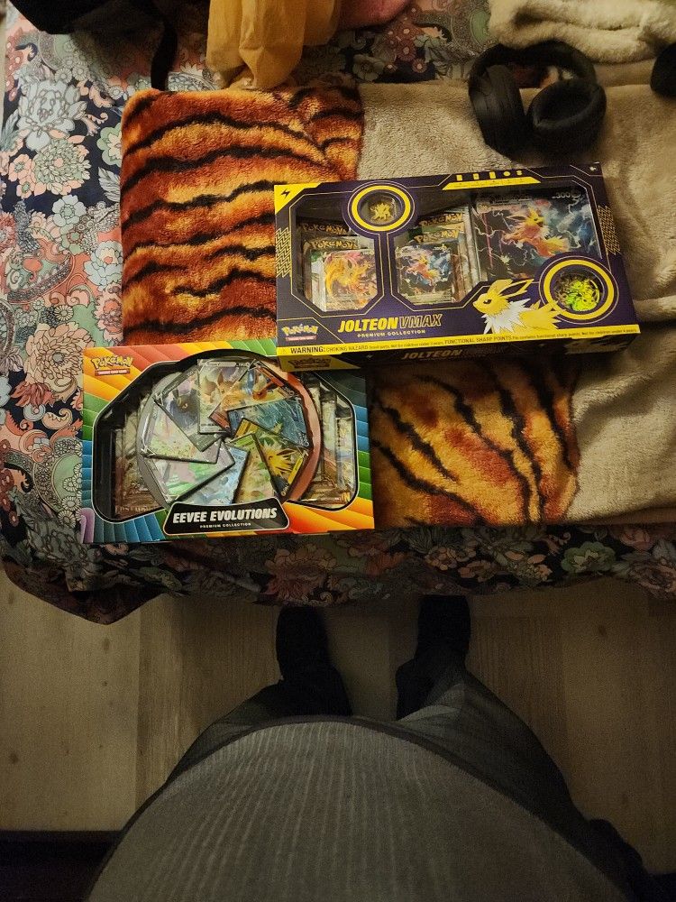 Pokemon Premium Collections Eeveelutions And Jolteon 