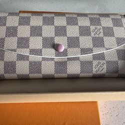 LV Wallet