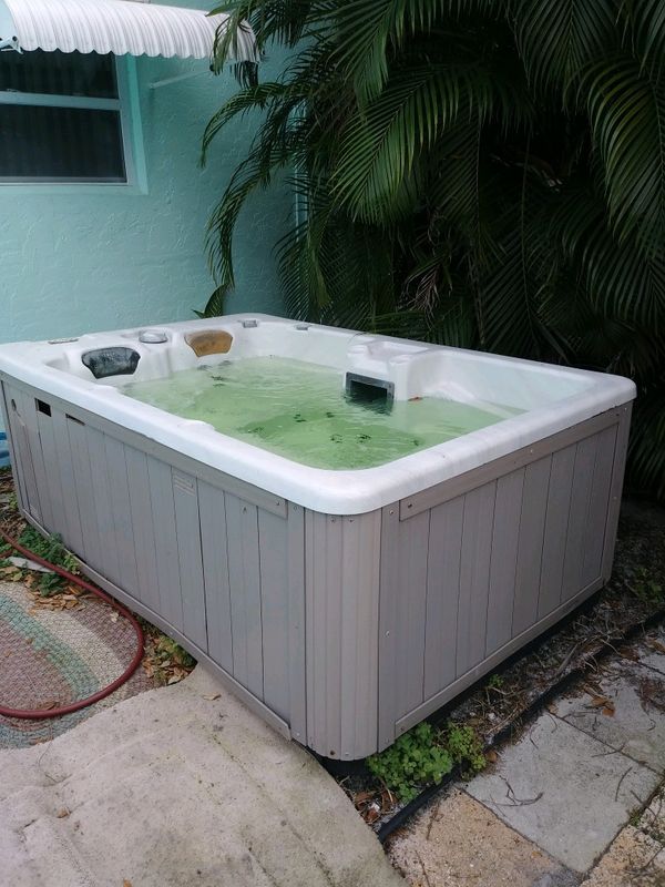 Hot tub for Sale in Palm Beach Gardens, FL OfferUp