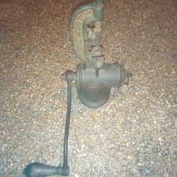 ANTIQUE ENTERPRISE #703 CAST IRON FOOD CHOPPER 