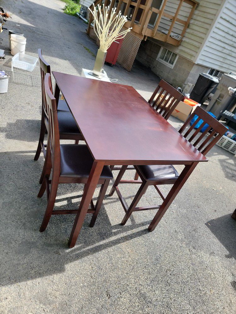 Dining Table With 4 Chairs $100 OBO