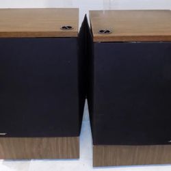 Vintage Pair of Bose 501 Speakers