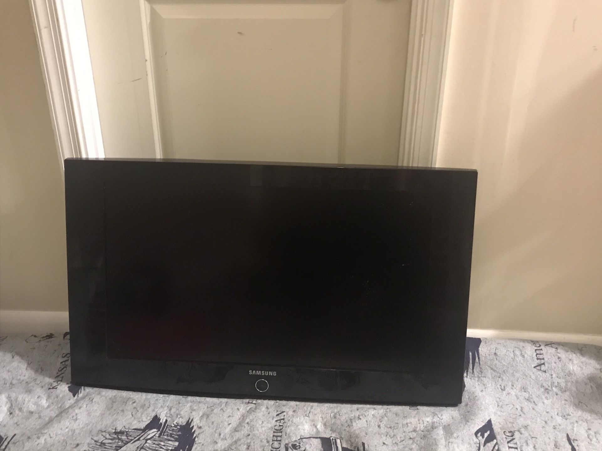 32”SAMSUNG TV “no stand/remote “model#:LN32A330j1d 3