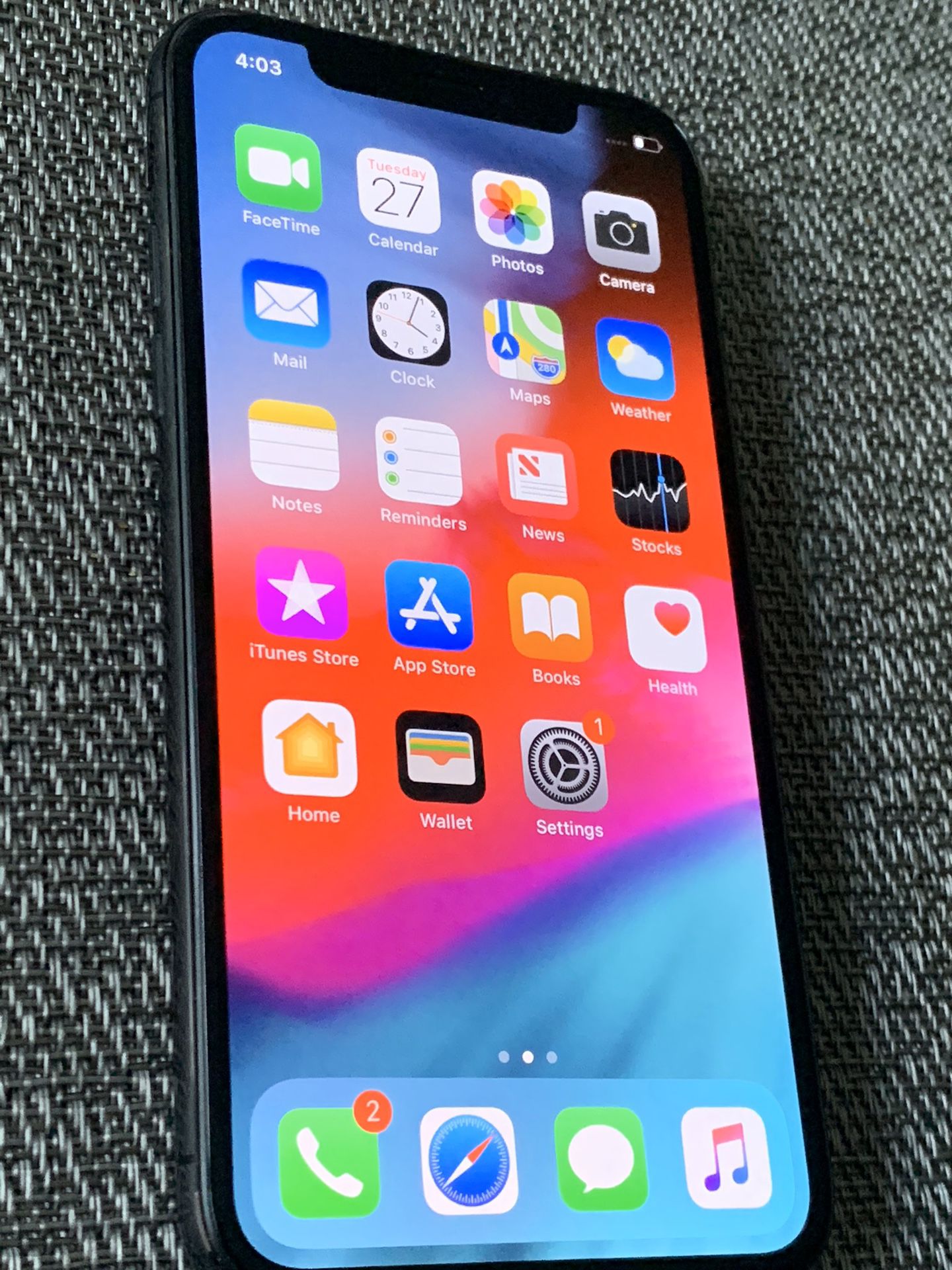 UNLOCKED IPHONE X 256GB WITH EXTRAS