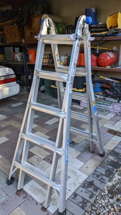 WERNER Multipurpose Ladder: Aluminum 22ft