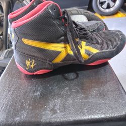  Boys WRESTLING Shoes Size 6