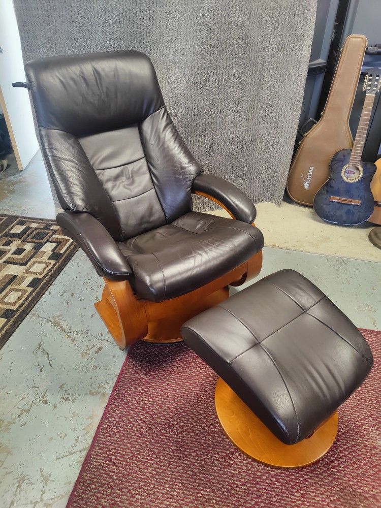 Montreal Recliner And Ottoman 