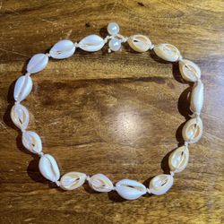 Sea Shell Choker Necklace 16 In 