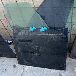 2006 Nissan Armada Window Glass