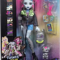 Monster High Frankie Stein in Denim Jacket, Shorts & Pet Dog Watzie