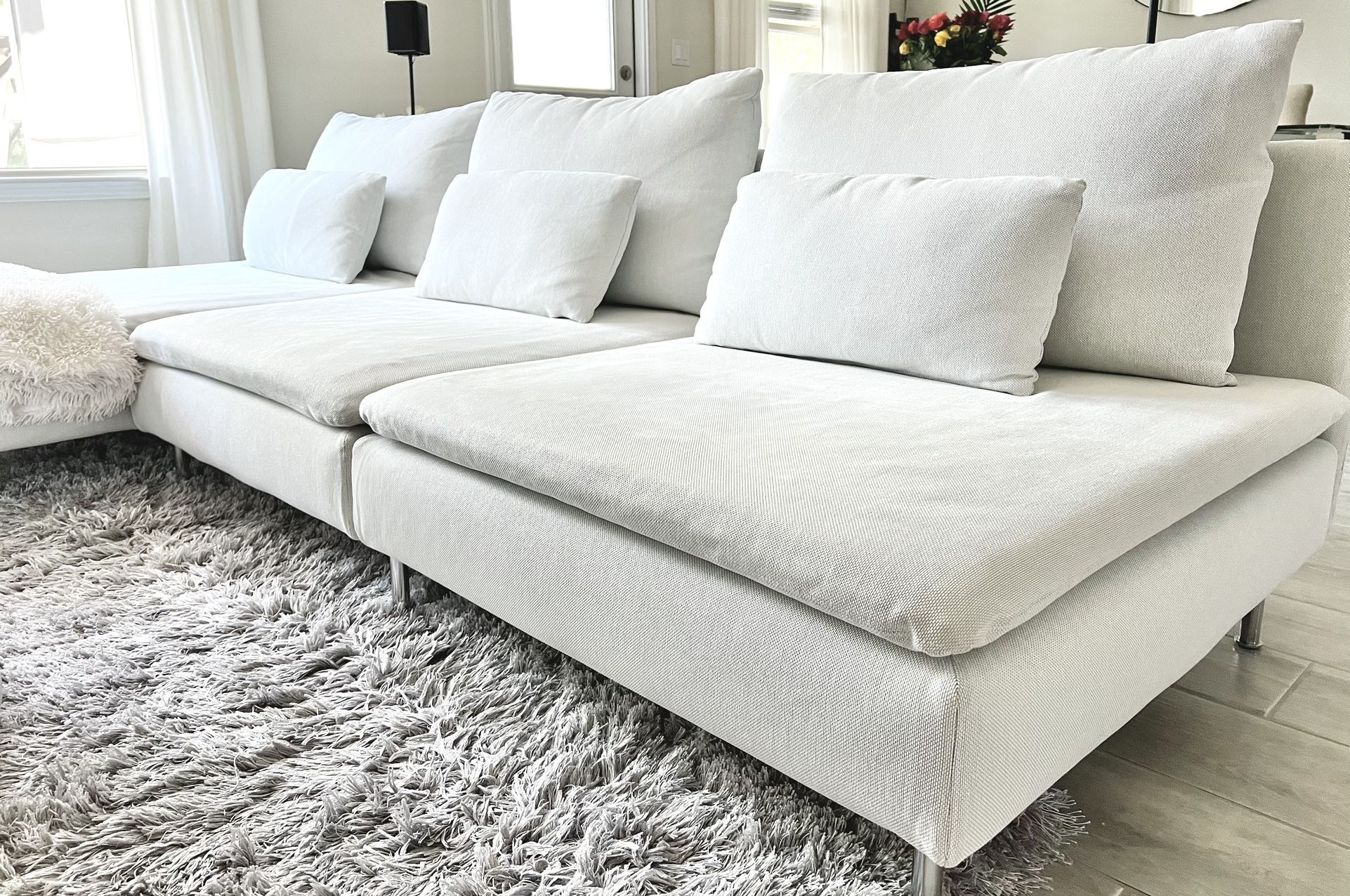 IKEA Soderhamn Sofa With Chaise (White) for Sale in Austin, TX