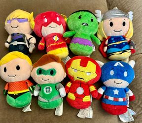 Super Hero’s 8 pc Set Itty Bitty no tags