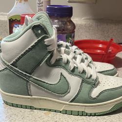 Women's Dunks