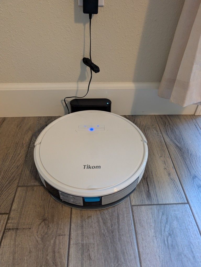 Robot Vacuum + Mop In Great Condition