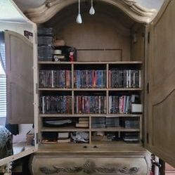 Storage armoire