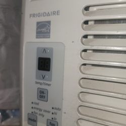 AC Unit Frigidaire 5,000 BTU