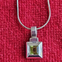18" Sterling Necklace With Peridot Pendant 925,and Peridot Post Earrings 925