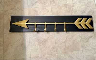 Gold Arrow Wall Hooks Rack on Black Wood