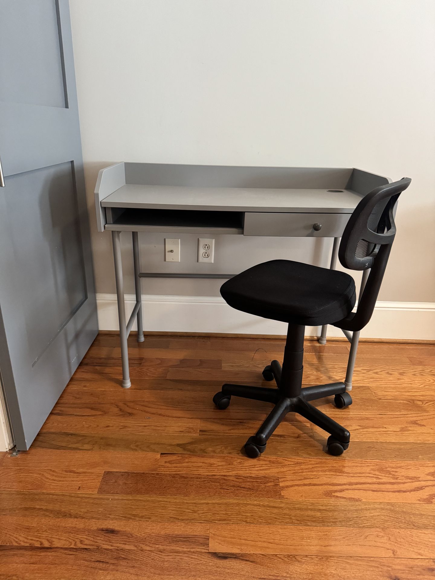 IKEA HAUGA desk