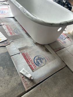 Restoring claw foot bathtub and sink