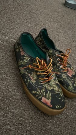 Men’s size 9 Shoes Sneakers American Eagle Look like Vans