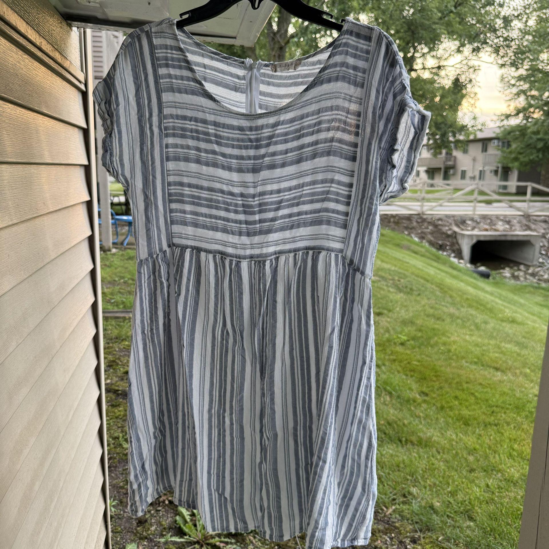 Altar'd State Women's short-sleeved, knee-length dress