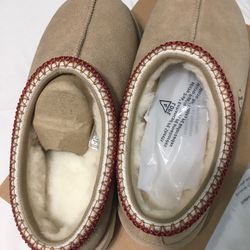 UGG Tasman slipper, size 9 Sand dark cherry womens Trendy comfy daily footwear
