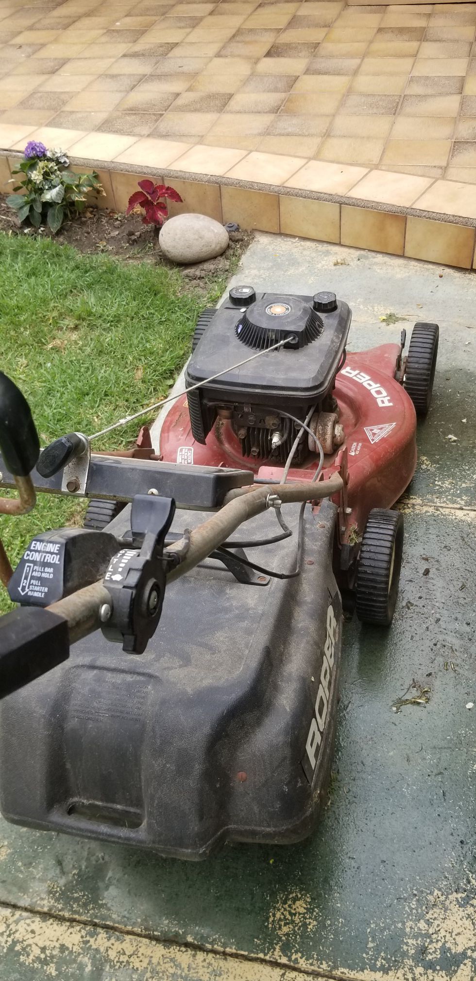 BLACK+DECKER 20 in. 13 AMP Corded Electric Walk Behind Push Lawn Mower(MISSING  BAS) for Sale in Fullerton, CA - OfferUp