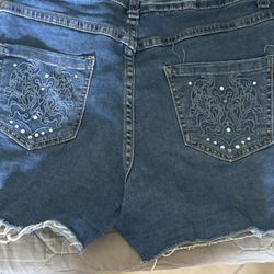 Jeans Shorts. 