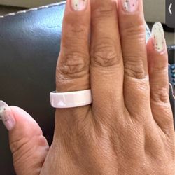 Oura Ring 4 (ceramic)