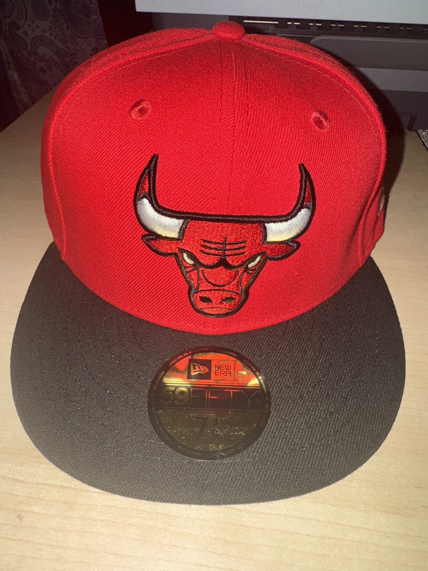 New Era 59Fifty Chicago Bulls Basic OTC 2Tone Black/Red Fitted Hat 7 3/8 NWT