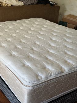 USED QUEEN SIZE MATTRESS ONLY