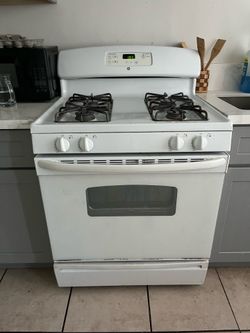 GE gas stove works perfectly