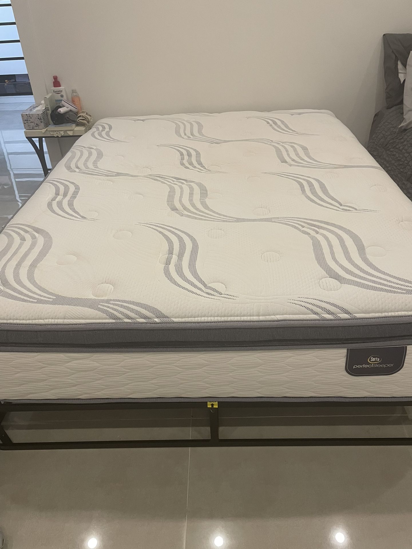 Queen Serta Perfect sleeper 14” Mattress - 2 Available