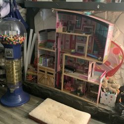 5 Foot Doll House 