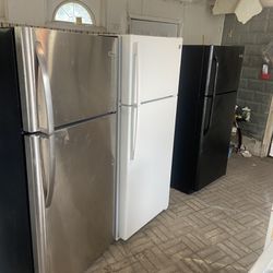 EXCELLENT  RUNNING  FRIDGES  SOLD SEPARATELY. PRICES START OUT AT $275 & UP.  ALL RUN LIKE NEW ! 18 Cu ft. ONES. THEY BEEN CLEANED IN & OUT. ALSO HAVE