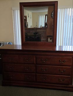 Dresser