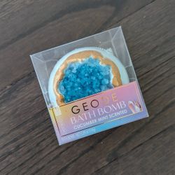 Geode Crystal Bath Bomb 5.29oz
