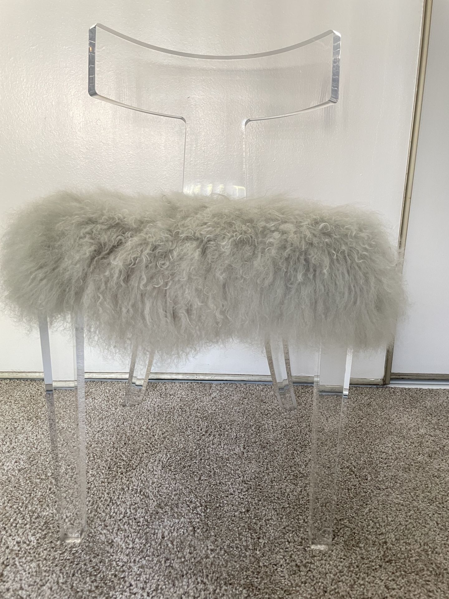 Model :TRISTAN KLISMOS CHAIR