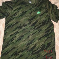 Tall lrg Nike Camo tshirt