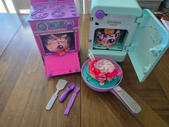 Cookeez Makery Oven, Fridge, and Pancake Pan Playset Bundle