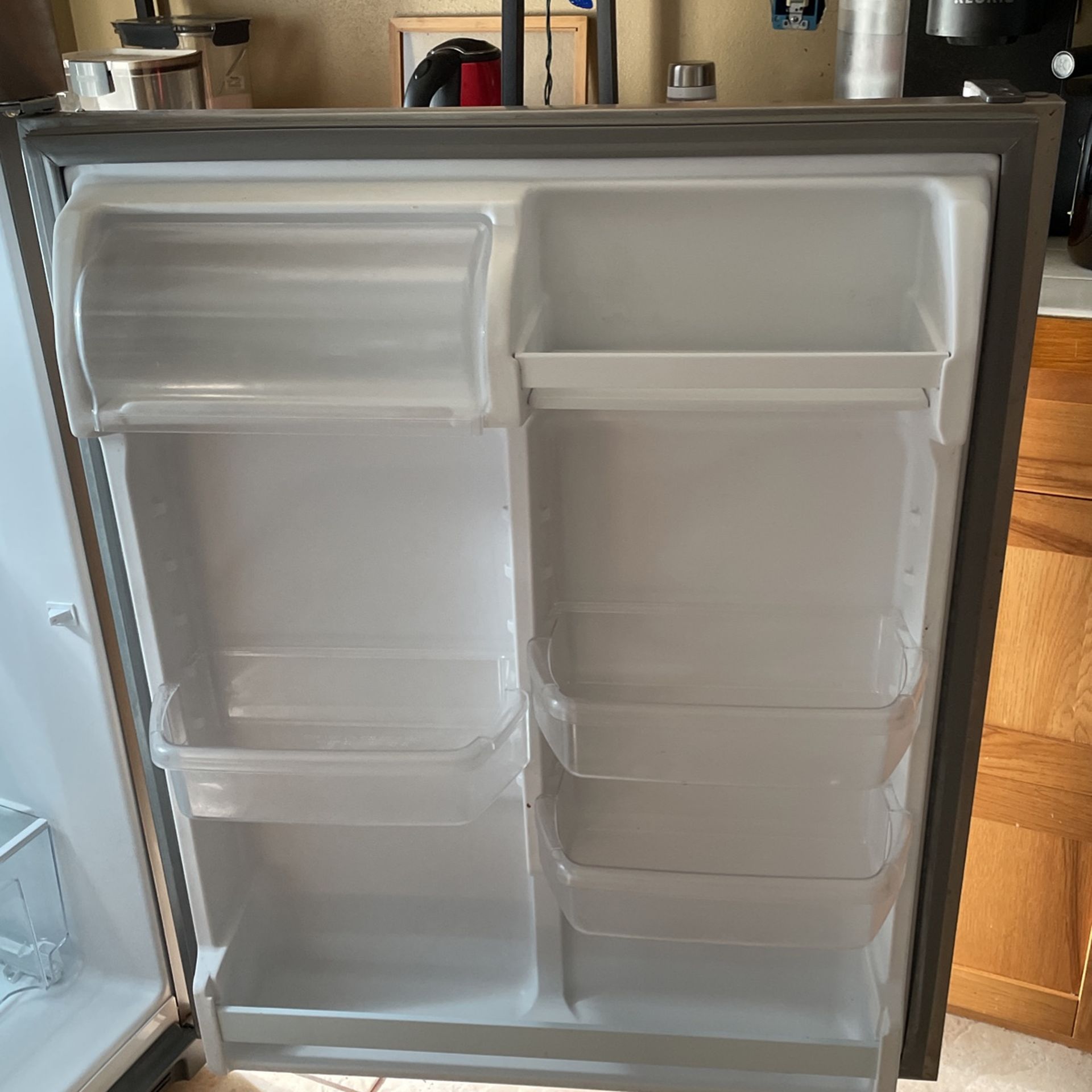 11.6 Cubic Foot Refrigerator By Whirlpool: Upgrade Your Kitchen's Cooling Efficiency